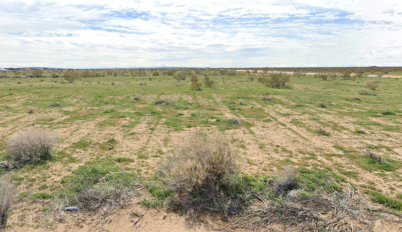 0.25 Acres – Kern County, CA - Land Near Airport: Prices Taking Off!